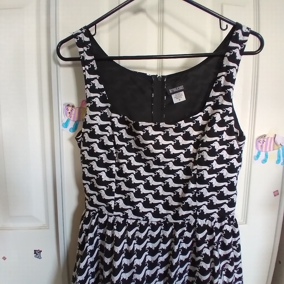 Motcloth Retrolicious Retrilicios Dress SZ M dachshunds Dogs Print Black Used - Picture 4 of 14